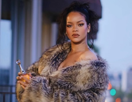 Holiday Glam, Perfected: Expert-Approved Blush And Lip Combos That Pop On Deep Skin